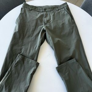 Lululemon Commission Classic Fit Pant